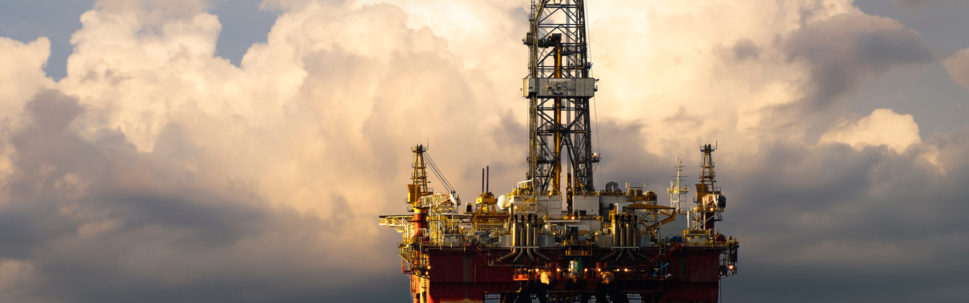 North Sea rig storm no logo Adobestock 157354479