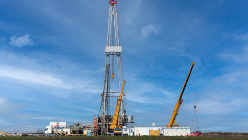 Onshore Rig Blue Sky Adobestock 484012762